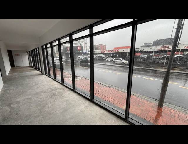 BUSINESS PROPERTY TO RENT IN WOODSTOCK